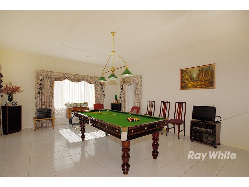 2 Moonbeam Close, Narre Warren South VIC 3805