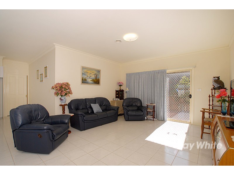 2 Moonbeam Close, Narre Warren South VIC 3805