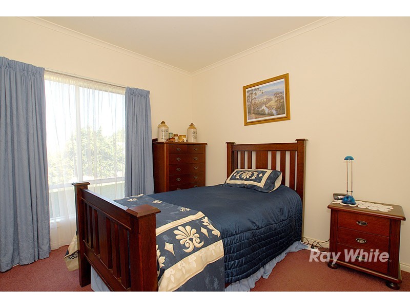 2 Moonbeam Close, Narre Warren South VIC 3805