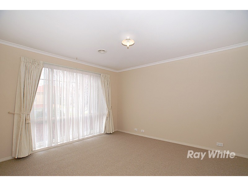 6 Earlwood Street, Narre Warren South VIC 3805