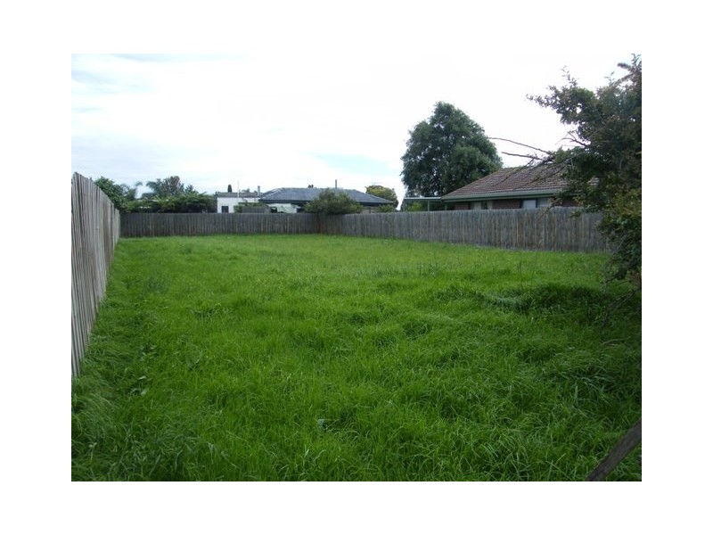 10 Latrobe Street, Cranbourne VIC 3977