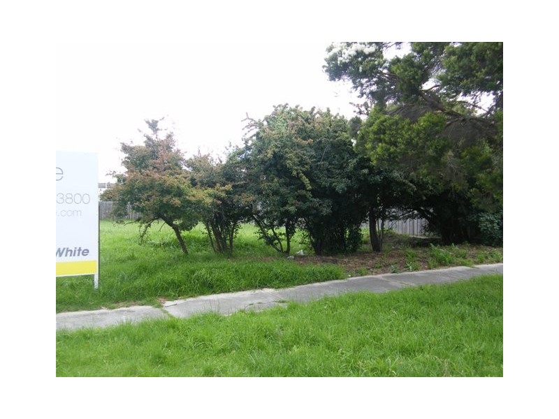 10 Latrobe Street, Cranbourne VIC 3977