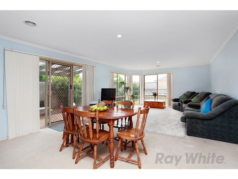 18 Bateman Grove, Hampton Park VIC 3976