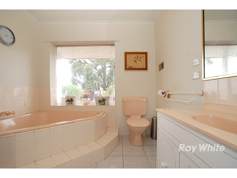 26 Jacques Road, Narre Warren North VIC 3804