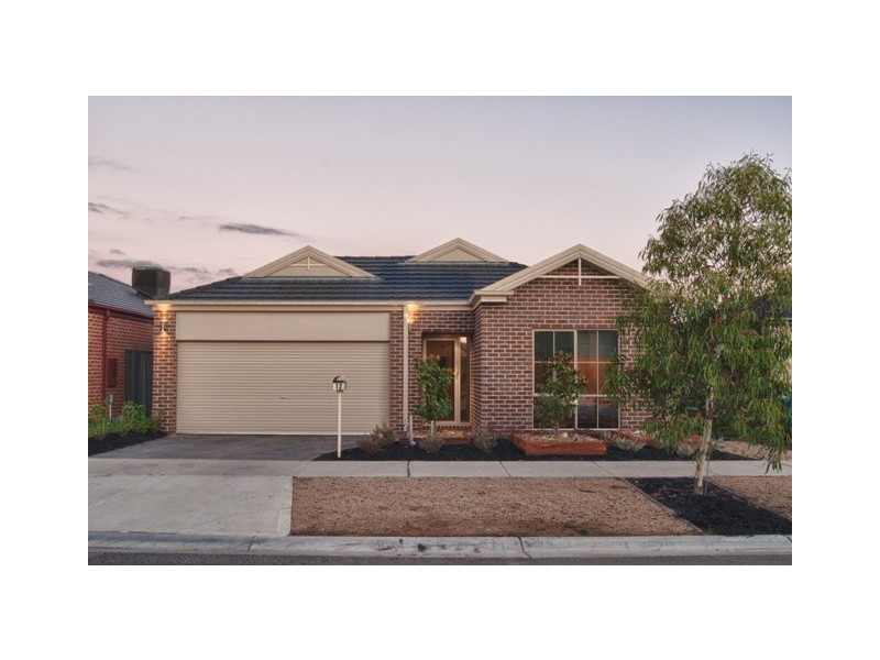 12 Aldous Place, Cranbourne North VIC 3977