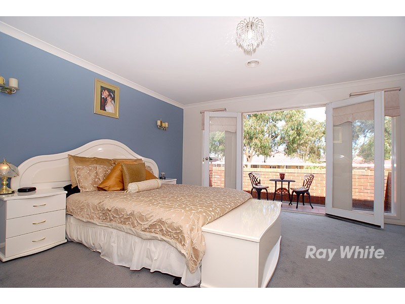12 Chauncy Way, Lynbrook VIC 3975