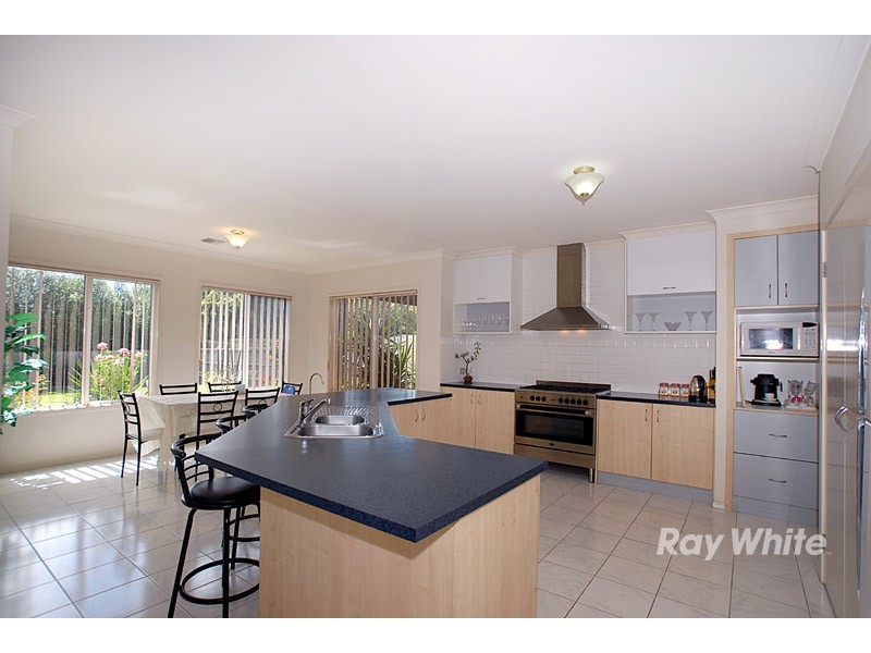 12 Chauncy Way, Lynbrook VIC 3975