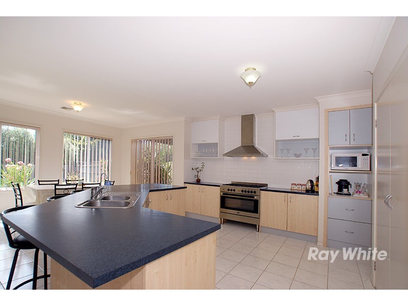12 Chauncy Way, Lynbrook VIC 3975
