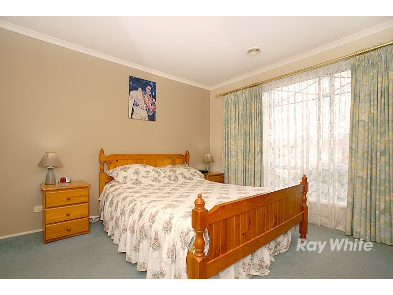 32 Lighthorse Crescent, Narre Warren South VIC 3805