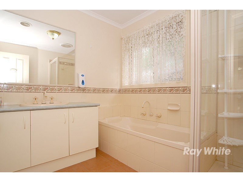 4 Hillston Court, Narre Warren South VIC 3805