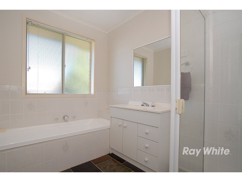 1 Paramount Way, Pakenham VIC 3810
