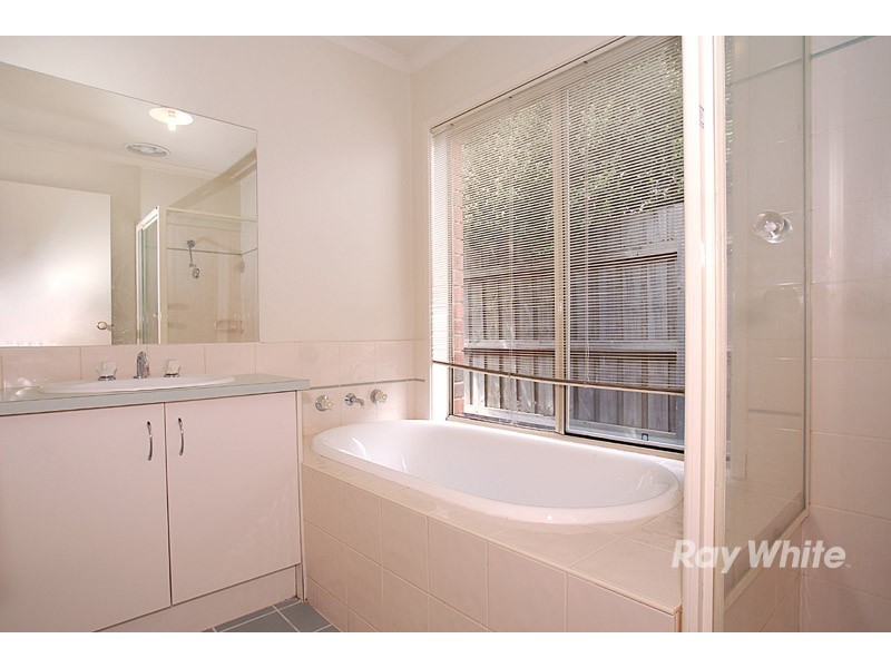 5 Kurnwill Place, Berwick VIC 3806