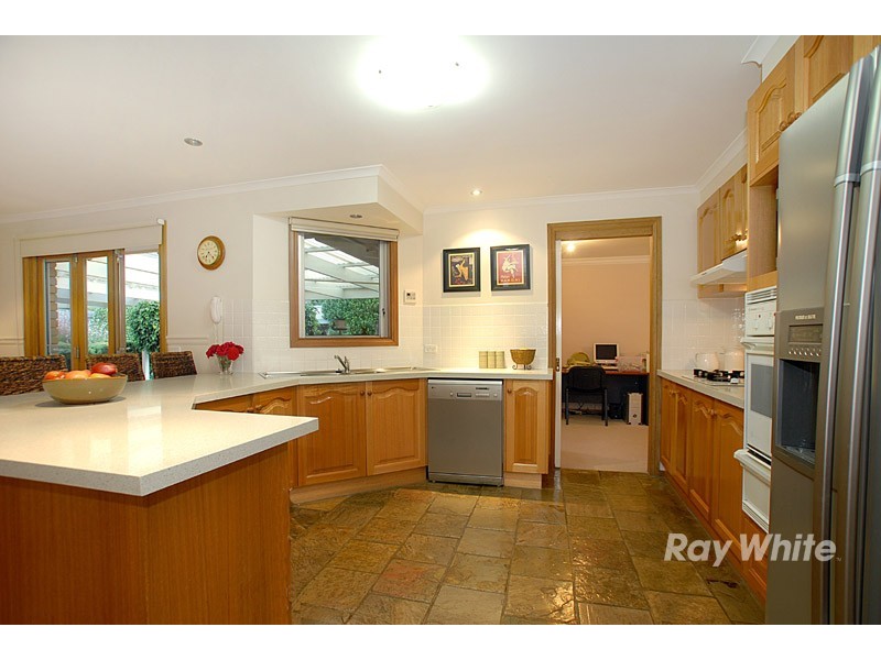 6 Lucy Court, Narre Warren VIC 3805