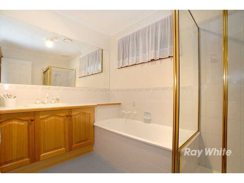 6 Lucy Court, Narre Warren VIC 3805