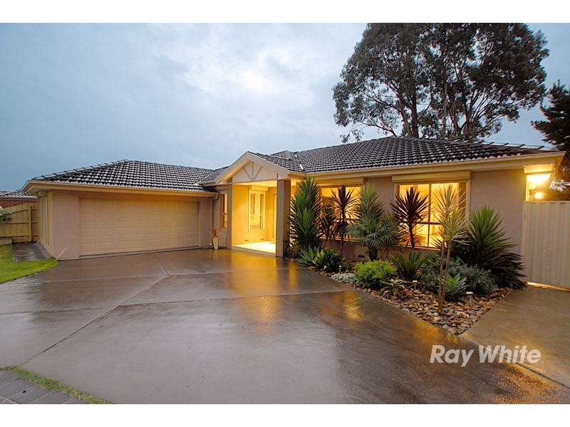 2 Sage Place, Narre Warren VIC 3805