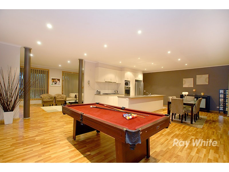 2 Sage Place, Narre Warren VIC 3805