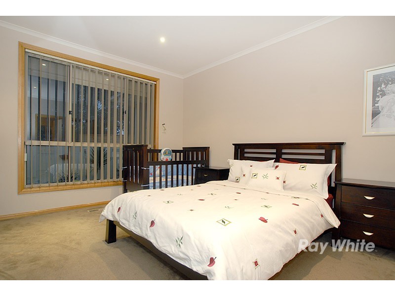 2 Sage Place, Narre Warren VIC 3805