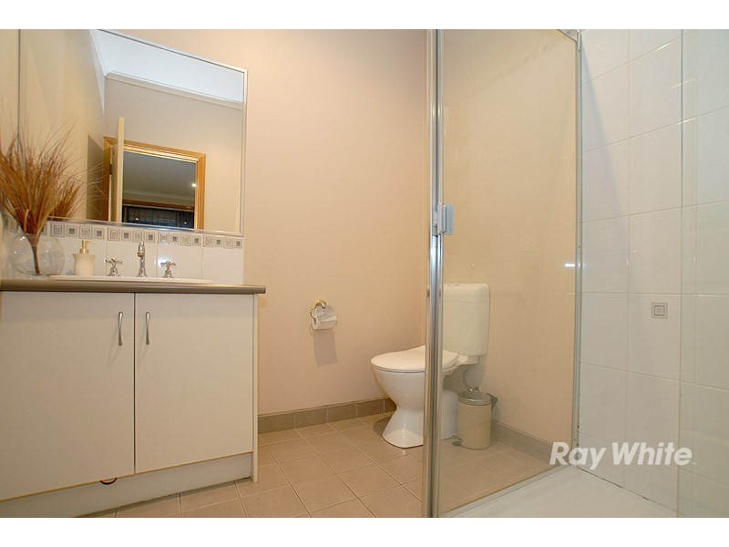 2 Sage Place, Narre Warren VIC 3805