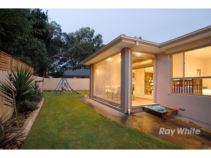 2 Sage Place, Narre Warren VIC 3805