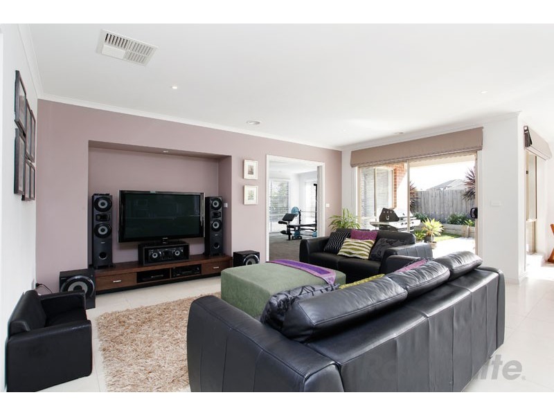 21 Ashmore Avenue, Narre Warren South VIC 3805