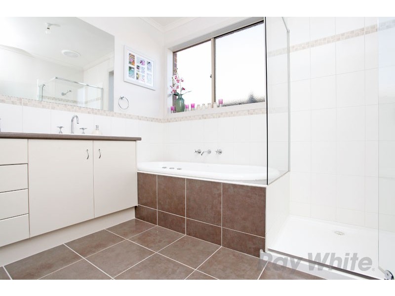 21 Ashmore Avenue, Narre Warren South VIC 3805