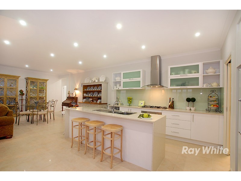 7 Discovery Avenue, Cranbourne North VIC 3977