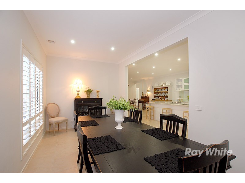 7 Discovery Avenue, Cranbourne North VIC 3977