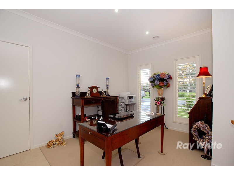 7 Discovery Avenue, Cranbourne North VIC 3977