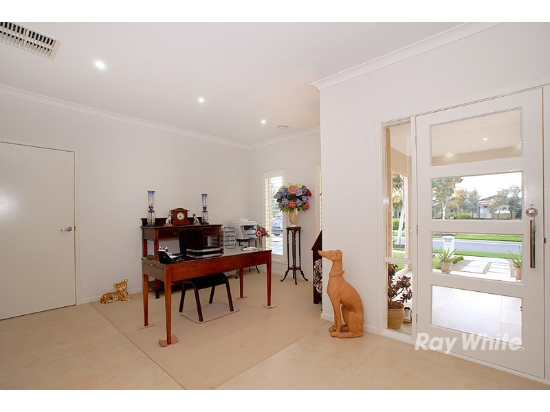 7 Discovery Avenue, Cranbourne North VIC 3977