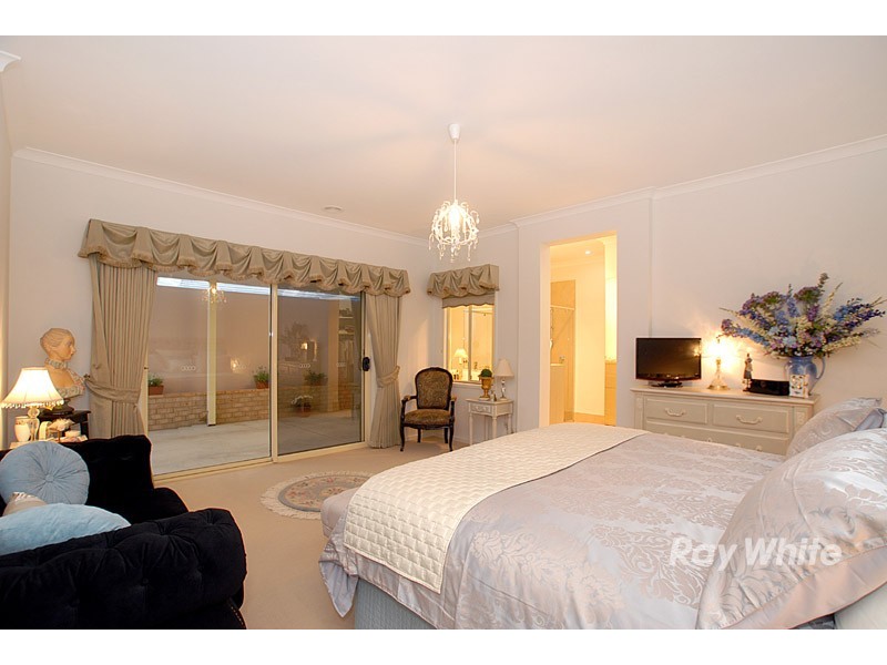 7 Discovery Avenue, Cranbourne North VIC 3977