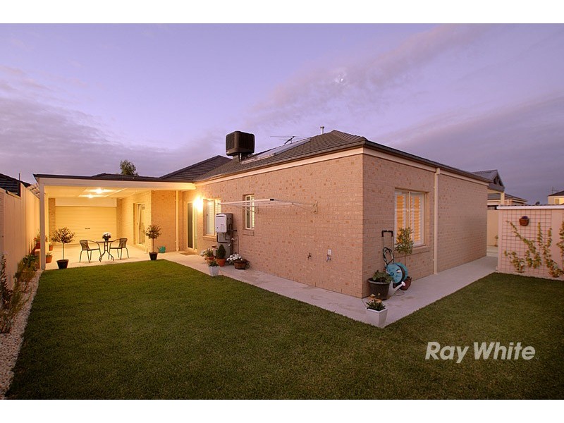 7 Discovery Avenue, Cranbourne North VIC 3977