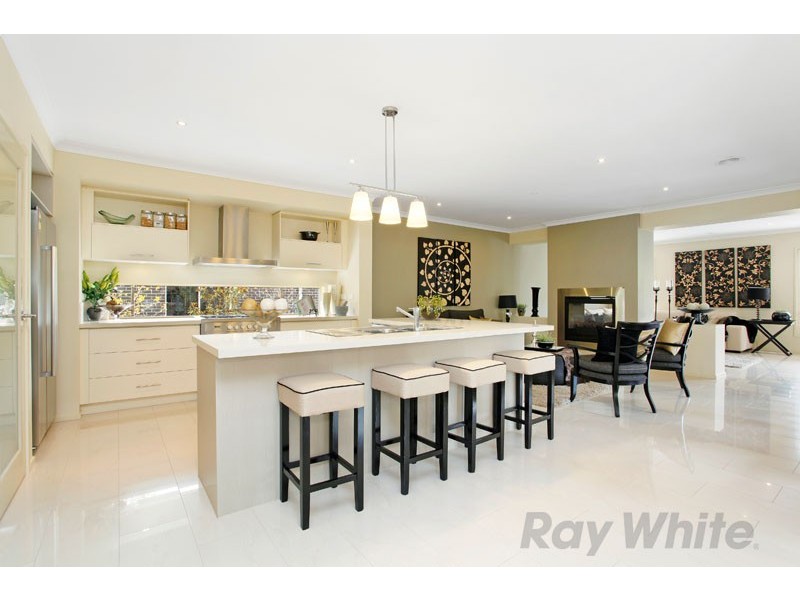 11 Kooyong Close, Officer VIC 3809