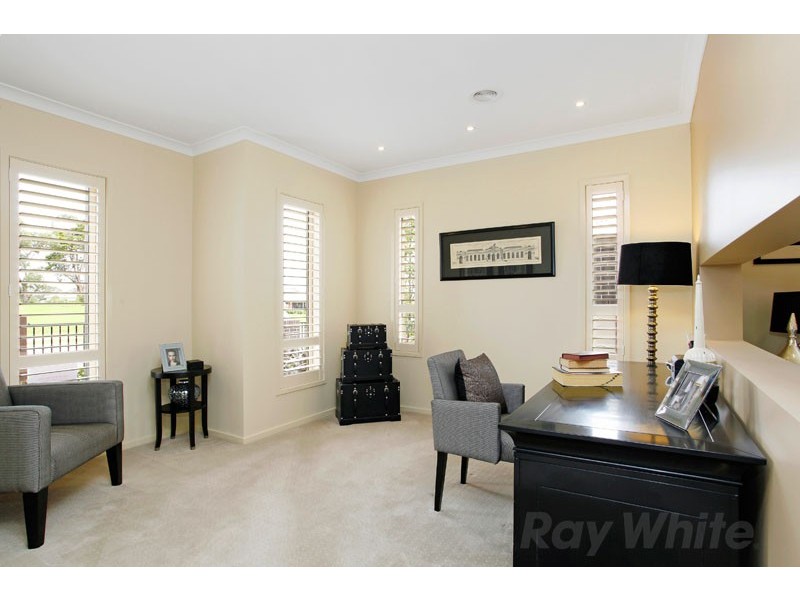 11 Kooyong Close, Officer VIC 3809