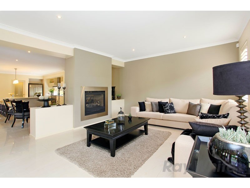 11 Kooyong Close, Officer VIC 3809