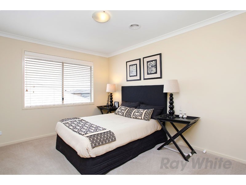 11 Kooyong Close, Officer VIC 3809