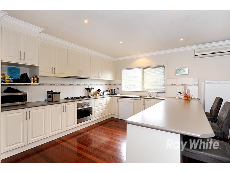 24 Park Boulevard, Pakenham VIC 3810