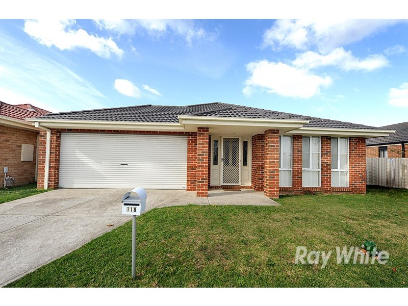 118 McGregor Road, Pakenham VIC 3810