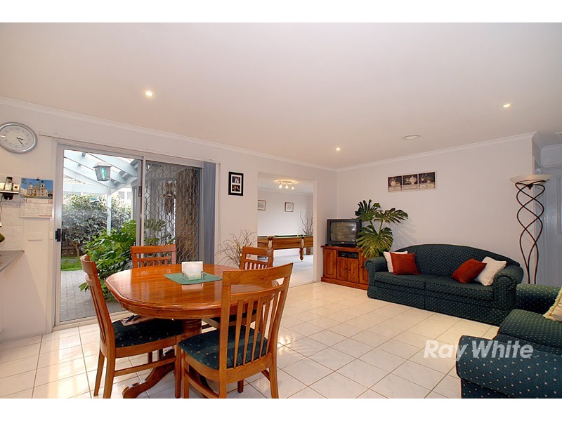 12 Stephanie Close, Berwick VIC 3806