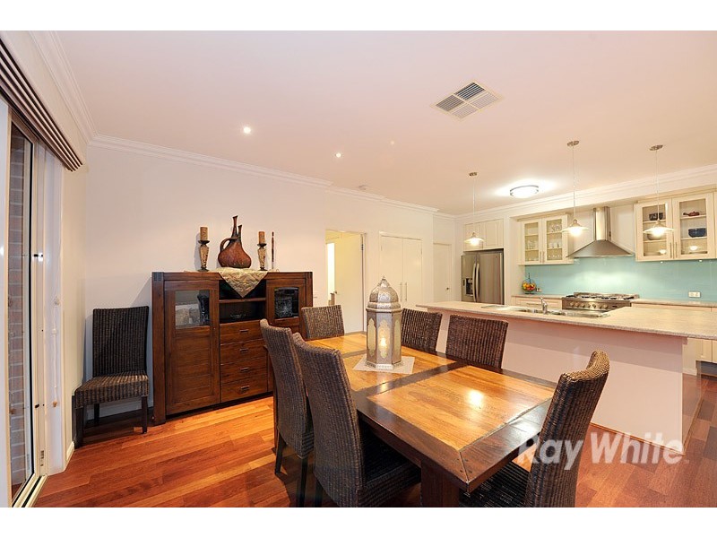 3 Lakewood Place, Berwick VIC 3806