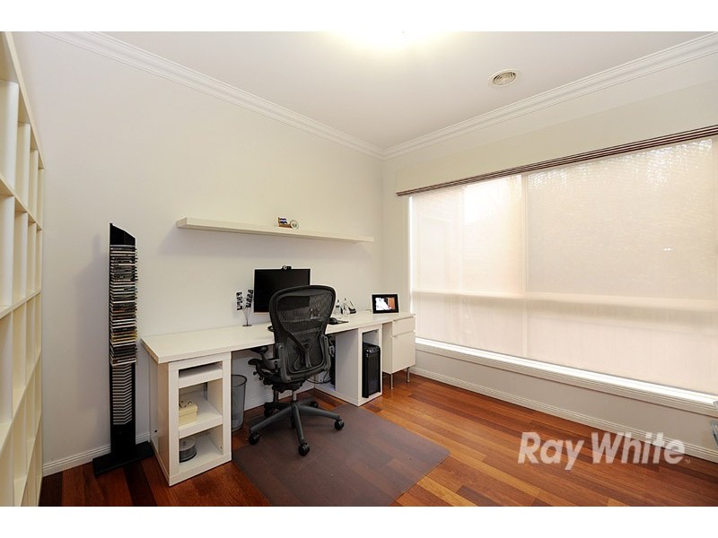 3 Lakewood Place, Berwick VIC 3806