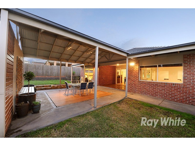 3 Lakewood Place, Berwick VIC 3806