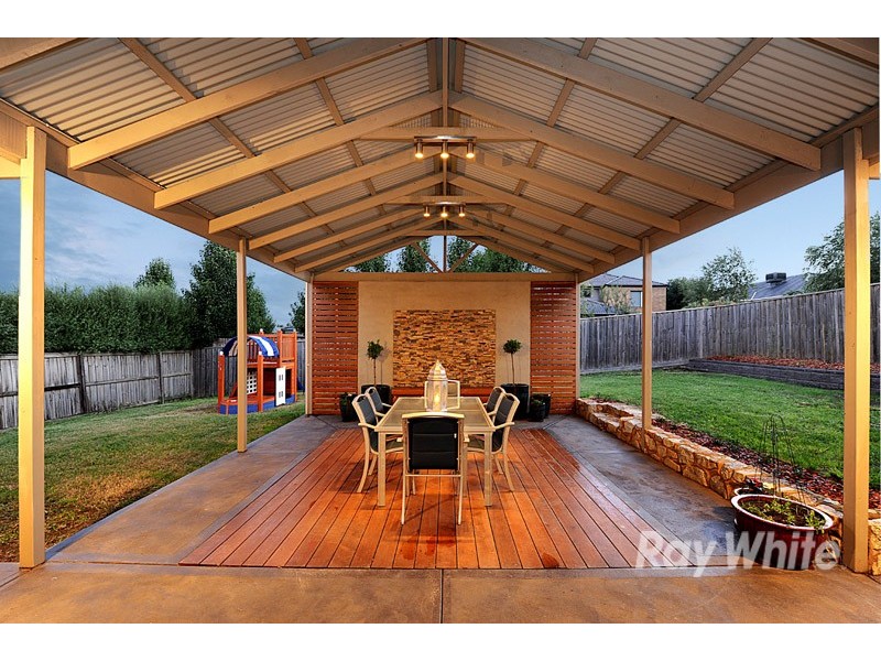 3 Lakewood Place, Berwick VIC 3806