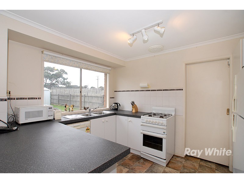 6 Carly Close, Narre Warren South VIC 3805