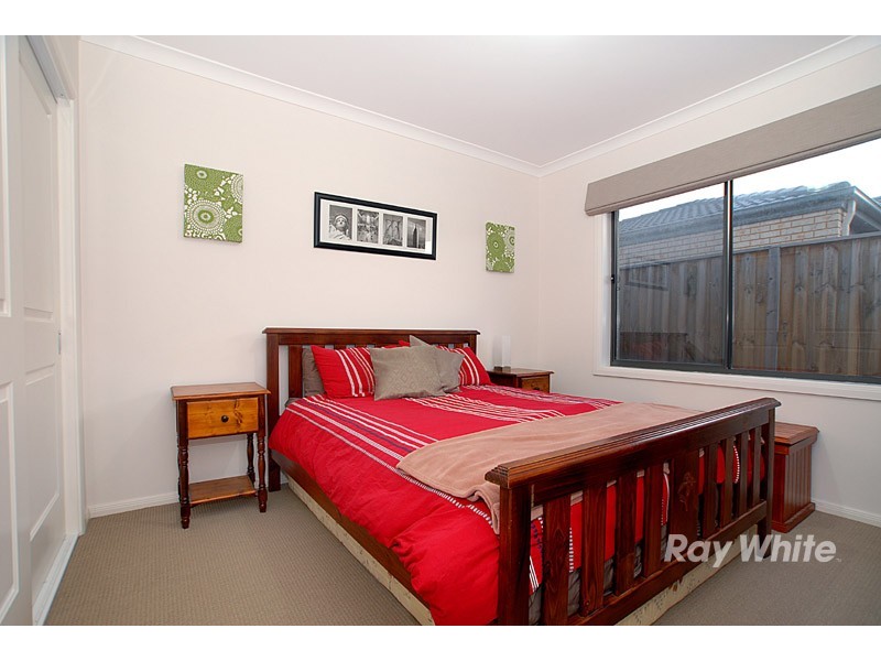 8 Howe Way, Cranbourne East VIC 3977