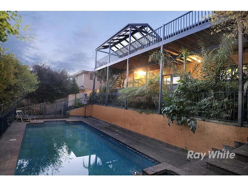 16 McNabb Street, Berwick VIC 3806