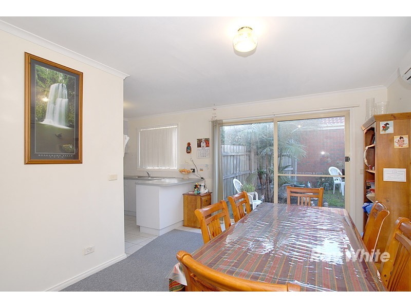 2/61 Strathavan Drive, Berwick VIC 3806