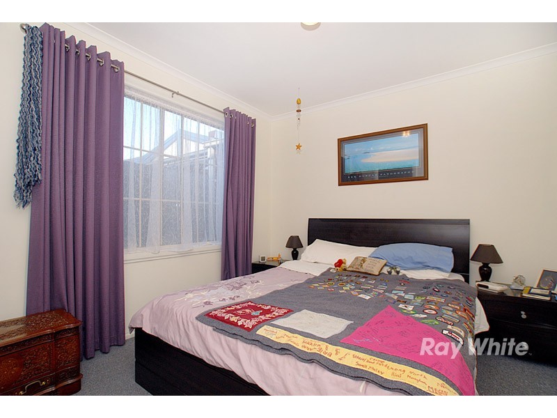 2/61 Strathavan Drive, Berwick VIC 3806