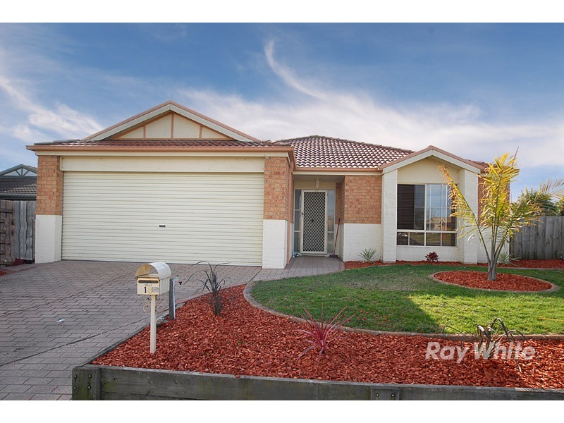 18 Lighthorse Crescent, Narre Warren South VIC 3805