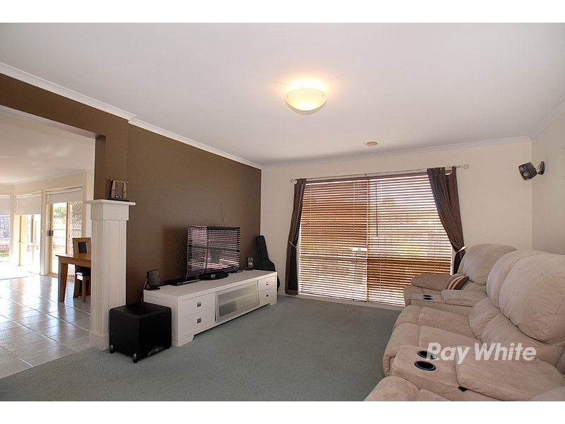 18 Lighthorse Crescent, Narre Warren South VIC 3805