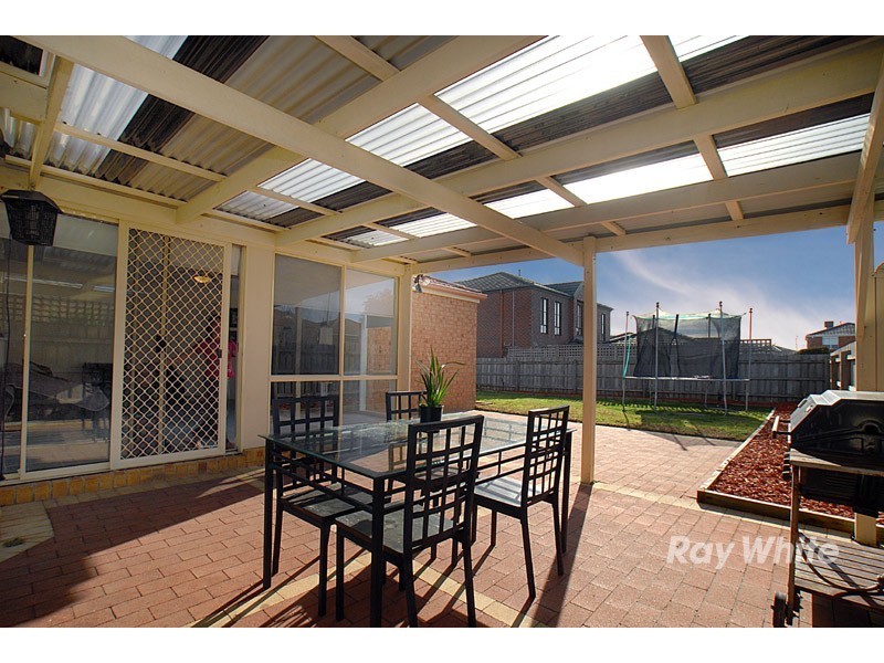 18 Lighthorse Crescent, Narre Warren South VIC 3805